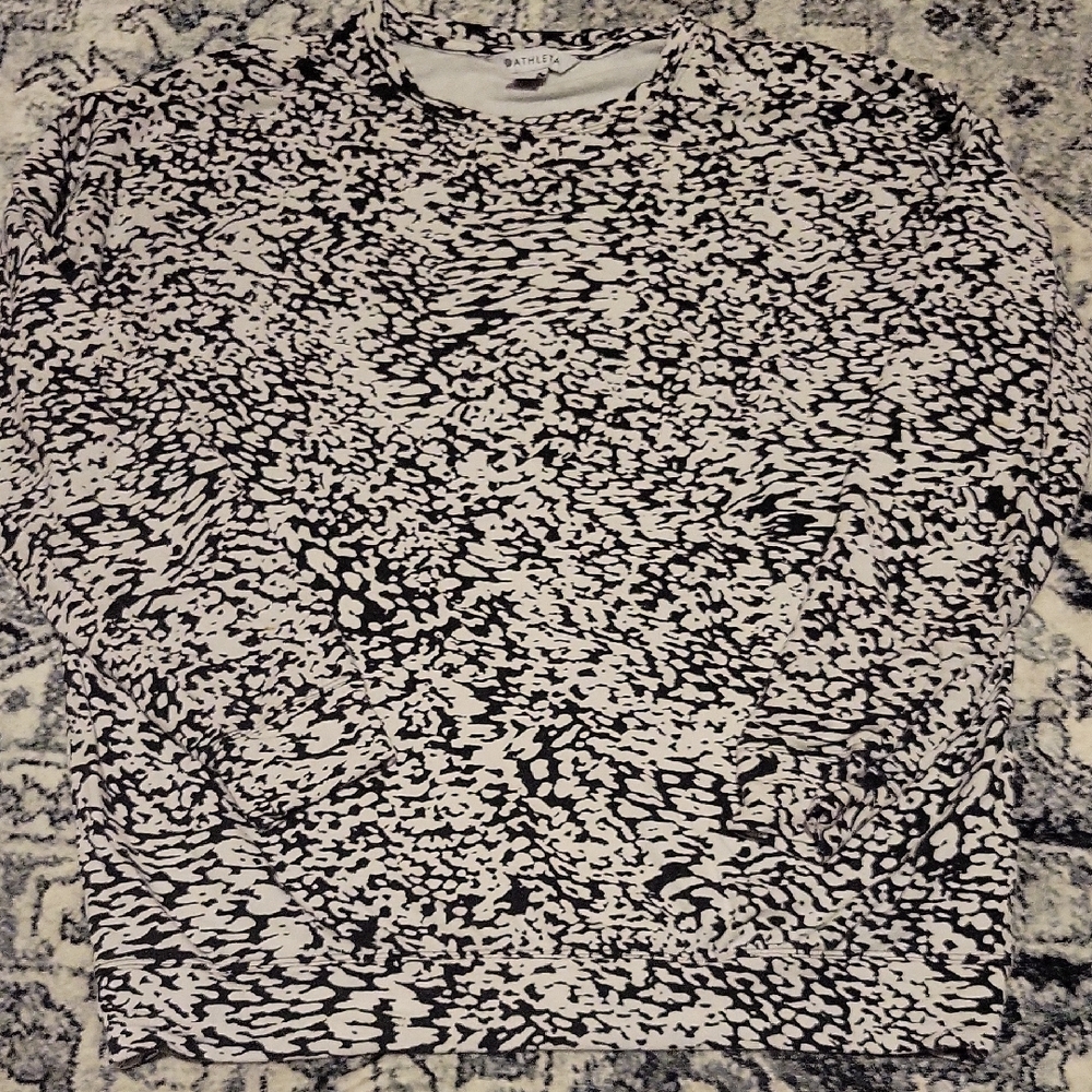 Athleta Black White Leopard Patterned Top